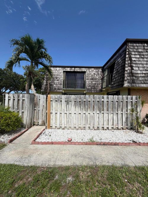 141 Lake Arbor Dr, Palm Springs, FL, 33461-2148 | Card Image