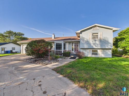 25761 Lindbergh Ave, Renner, SD, 57055-6509 | Card Image