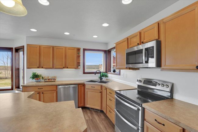 28222 Wild Rose Ln N, House other with 5 bedrooms, 3 bathrooms and null parking in Davenport WA | Image 10