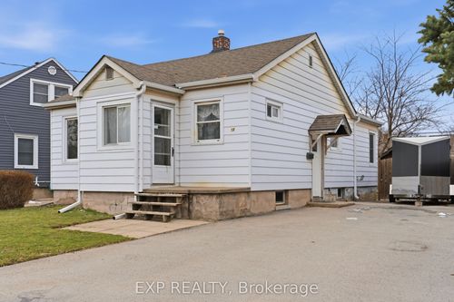 18 Plymouth Ave, St Catharines, ON, L2R2Y1 | Card Image