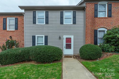 30 Sleepy Hollow Ln, Swannanoa, NC, 28778-2764 | Card Image