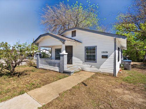 1309 S Riverside Dr, Fort Worth, TX, 76104-5632 | Card Image