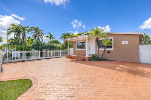 242 W 19th St, Hialeah, FL, 33010-2531 | Card Image