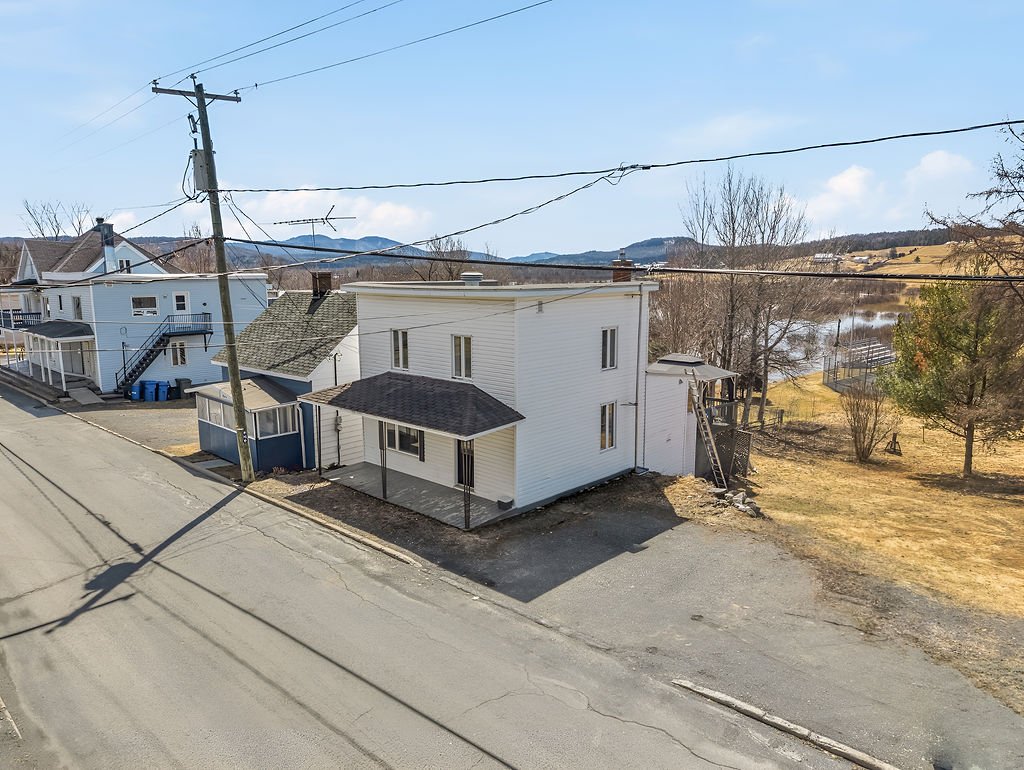 Residential in Saint-Léon-de-Standon 3