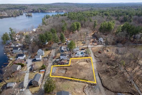 4 Andover St, Pelham, NH, 03076-2856 | Card Image