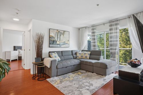402-2983 Cambridge St, Port Coquitlam, BC, V3B7N7 | Card Image
