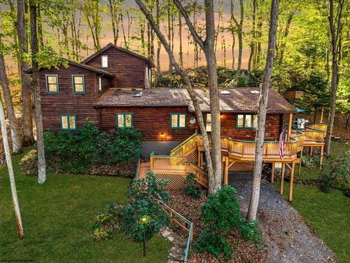 265 Paradise Cir, Morgantown, WV, 26508-3577 | Card Image