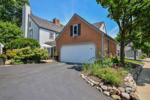 64 Whittington Crse, St. Charles, IL, 60174-5787 | Card Image