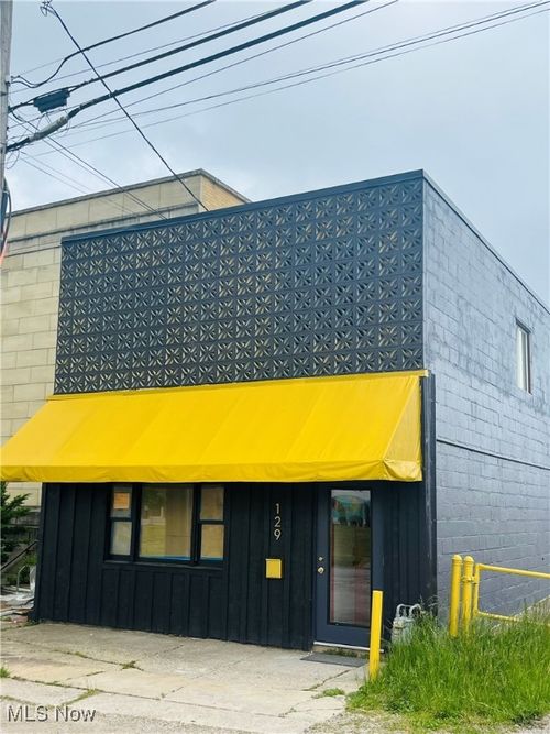 129 E 9th St, Lorain, OH, 44052-1905 | Card Image