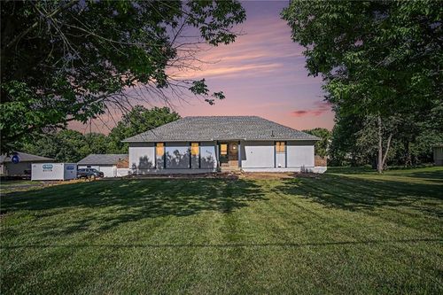 2105 Ne Porter Rd, Blue Springs, MO, 64014-0937 | Card Image