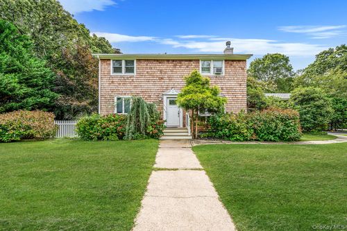 19 Pine Tree Ln, East Quogue, NY, 11942-4615 | Card Image