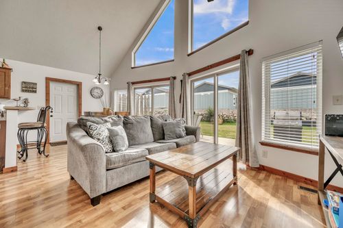 290 240th Ave, Arnolds Park, IA, 51331 | Card Image