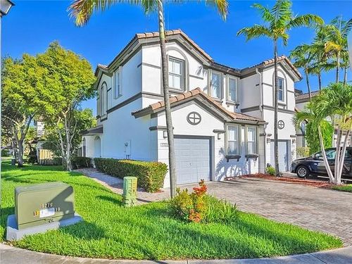 0-7772 Nw 114th Pl, Doral, FL, 33178-1388 | Card Image