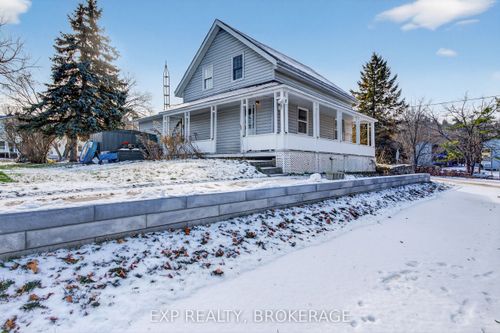 4 Water St, Portland, ON, K0G1V0 | Card Image