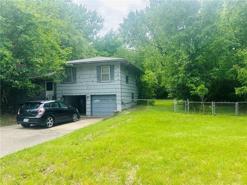 10601 E 33rd Ter S, Independence, MO, 64052-2615 | Card Image