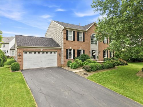110 Neshannock Trails Dr, New Castle, PA, 16105-2904 | Card Image