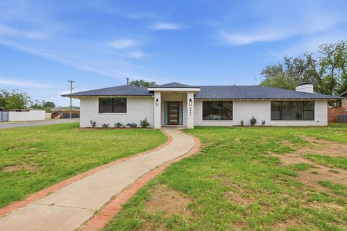 2001 Country Club Dr, Midland, TX, 79701-5718 | Card Image