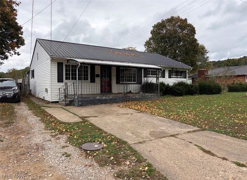 405 Gibbs St, Ravenswood, WV, 26164-1009 | Card Image