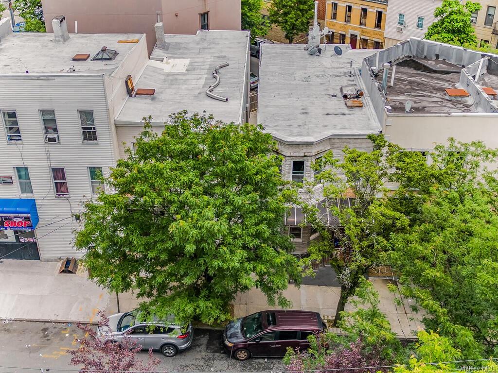 Chisholm St, Bronx, NY 10459