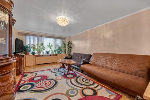 apt-a307-61-20 Grand Central Pkwy, Forest Hills, NY, 11375-1271 | Card Image