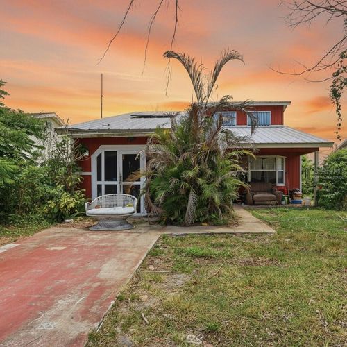 1646 3rd Ct Sw, Vero Beach, FL, 32962-6615 | Card Image