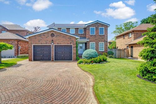 2289 Beejay Crt, Mississauga, ON, L5M2N6 | Card Image