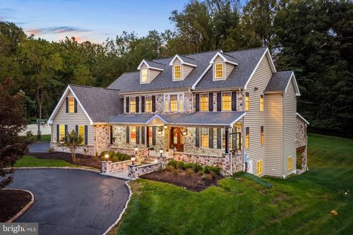 94 Autumn Woods Ln, GLEN MILLS, PA, 19342-8848 | Card Image
