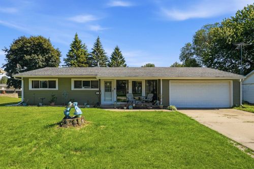 1104 1st St Ne, Oelwein, IA, 50662-1926 | Card Image