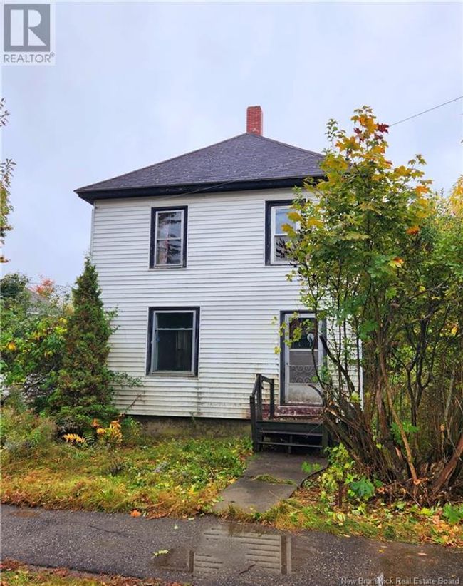 21 Queen St E, House other with 3 bedrooms, 1 bathrooms and null parking in Saint Stephen NB | Image 18