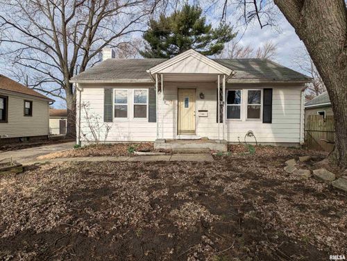 1321 S 10th St, Pekin, IL, 61554-5812 | Card Image