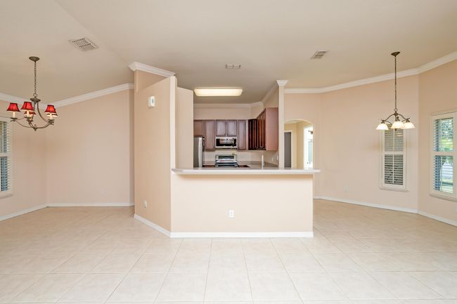 364 Sw Aero Cir, House other with 3 bedrooms, 2 bathrooms and null parking in Port St. Lucie FL | Image 12