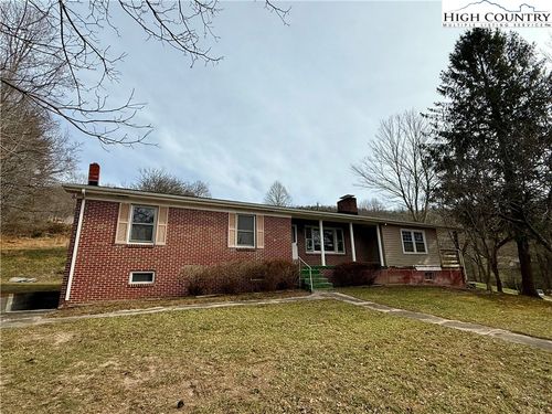365 Ollis Rd, Spruce Pine, NC, 28777-8741 | Card Image
