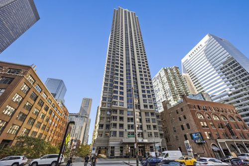 2001-440 N Wabash Ave, Chicago, IL, 60611-7646 | Card Image