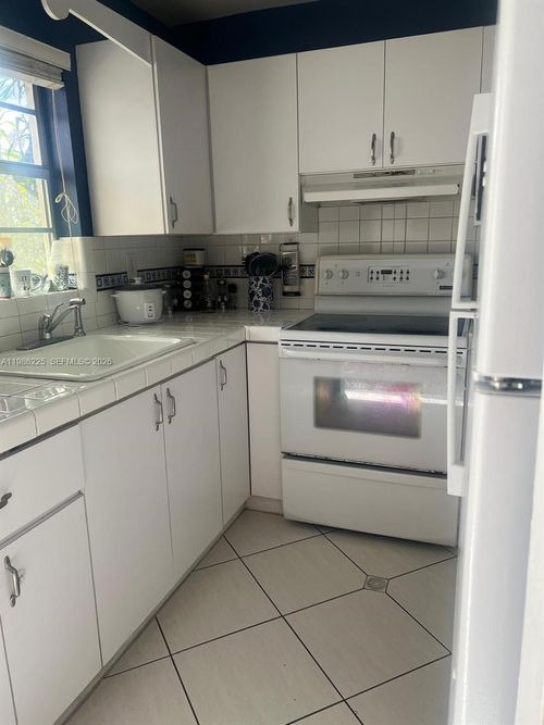 apt-407-6620 W 2nd Ct, Hialeah, FL, 33012-6753 | Card Image