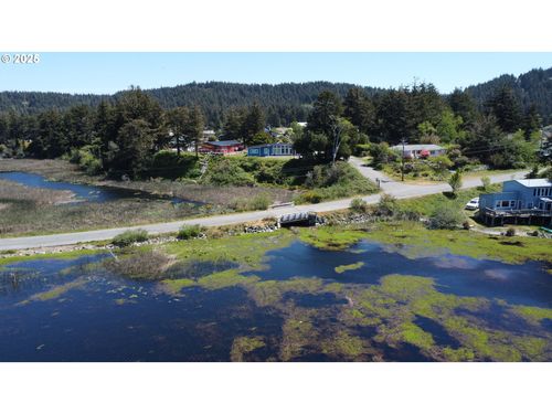 654 Madrona Ave, Port Orford, OR, 97465-9506 | Card Image