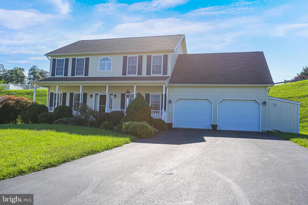 Asbury Ln, Shrewsbury, PA 17361
