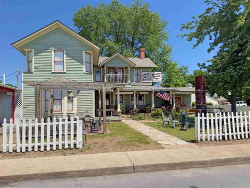 123 W. Washington St., Mountain View, AR, 72560 | Card Image
