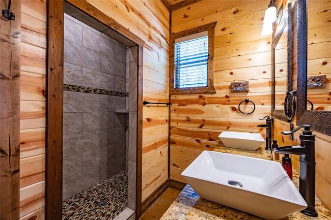 317 Sugar Pine Loop, House other with 4 bedrooms, 5 bathrooms and null parking in Broken Bow OK | Image 22