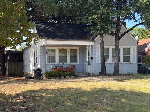 2744 Honeysuckle Avenue, Fort Worth, TX, 76111 | Card Image
