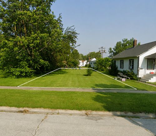 443 N Rosewood Ave, Kankakee, IL, 60901-2557 | Card Image