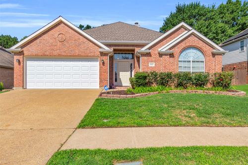 6113 Silverleaf Ln, Garland, TX, 75043-6327 | Card Image