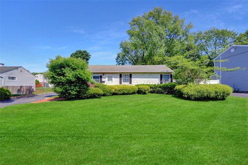 27 Beatrice Ave, West Islip, NY, 11795-1502 | Card Image