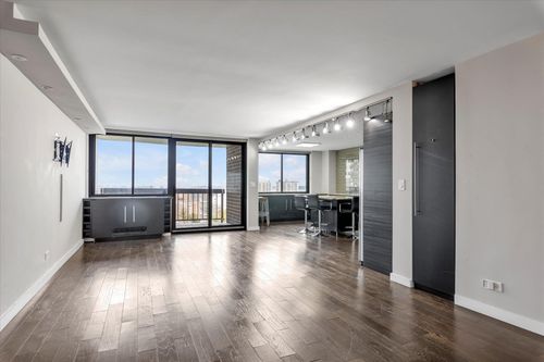 apt-10a-2 Bay Club Dr, Bayside, NY, 11360-2925 | Card Image