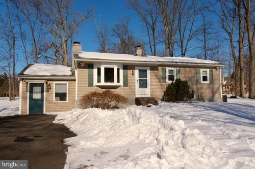 6751 Passer Rd, COOPERSBURG, PA, 18036-1234 | Card Image
