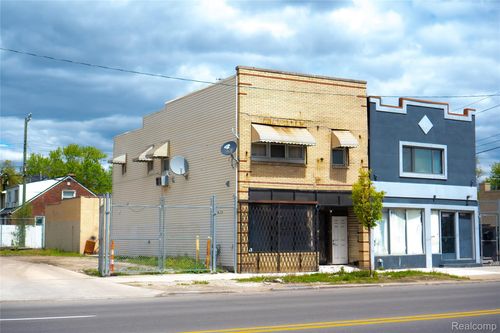 19510 W Warren Ave, Detroit, MI, 48228-3557 | Card Image