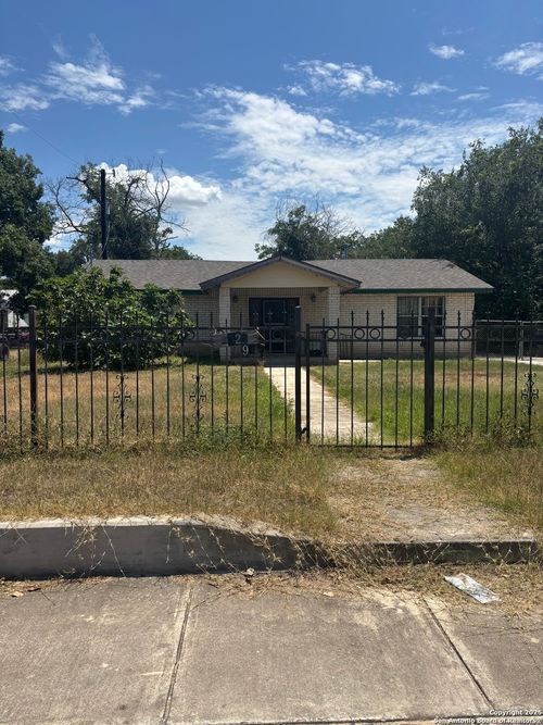 4326 N Hein Rd, San Antonio, TX, 78220-3443 | Card Image