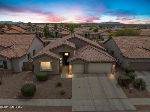 7105 W Fall Haven Way, Tucson, AZ, 85757-8205 | Card Image