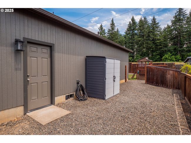 1067 S 55 Th St, House other with 3 bedrooms, 2 bathrooms and 2 parking in Springfield OR | Image 33