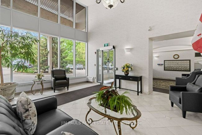 306 - 77 Governor's Rd, Condo with 2 bedrooms, 2 bathrooms and null parking in Dundas ON | Image 5