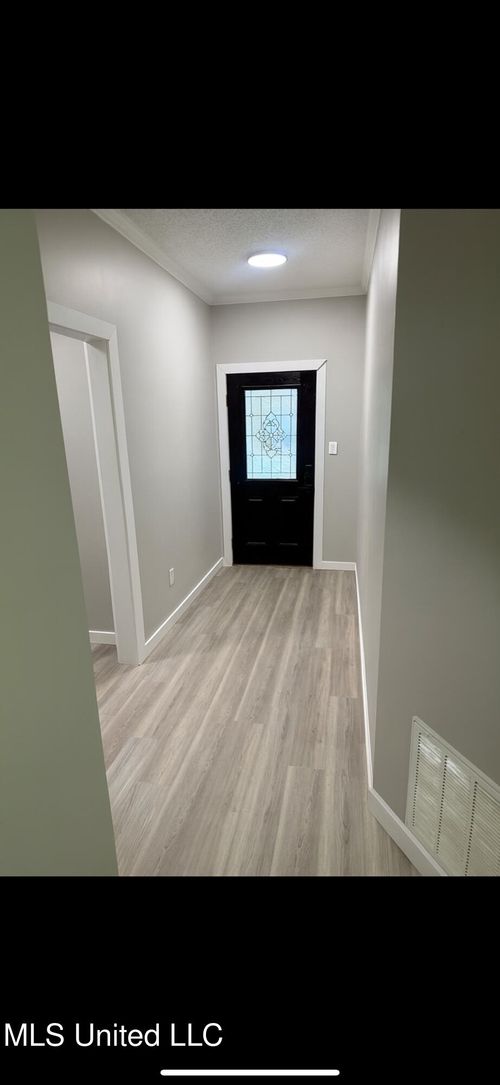 104 Canal St, Gulfport, MS, 39507-4001 | Card Image